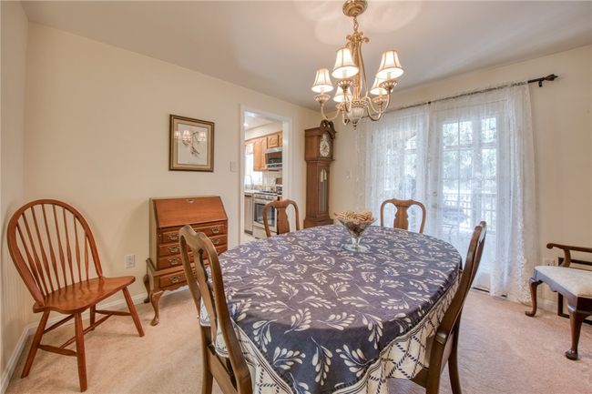 Spacious dining room | Image 11