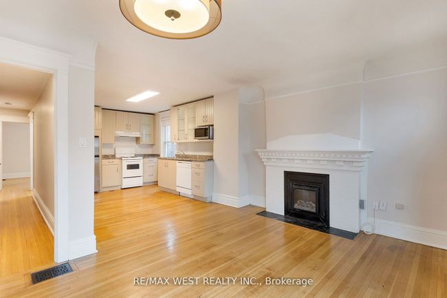 96 Roncesvalles Ave, Home with 3 bedrooms, 3 bathrooms and null parking in Toronto ON | Image 31