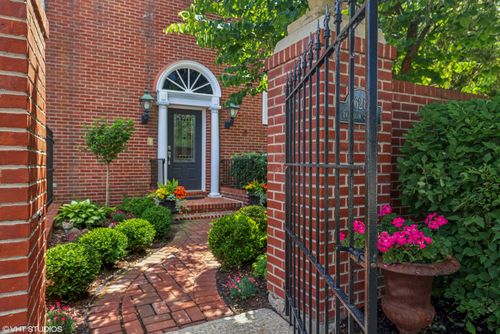628 Franklin St, Geneva, IL, 60134-2645 | Card Image