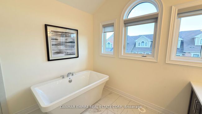 6 Hiawatha Crt, House attached with 3 bedrooms, 4 bathrooms and 1 parking in Vaughan ON | Image 18