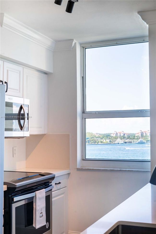 APT-1012 - 90 Alton Rd, Condo with 2 bedrooms, 2 bathrooms and null parking in Miami Beach FL | Image 7