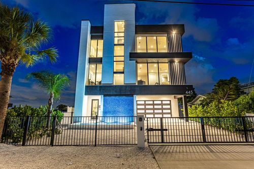 445 129th Ave E, MADEIRA BEACH, FL, 33708-2615 | Card Image