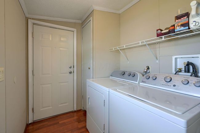 Large Mudroom/Laundry | Image 16