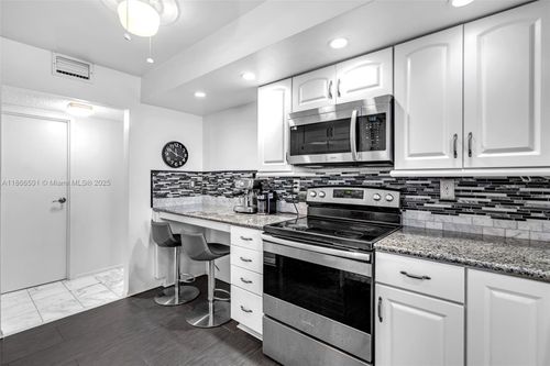 apt-715-1000 Parkview Dr, Hallandale Beach, FL, 33009-2932 | Card Image