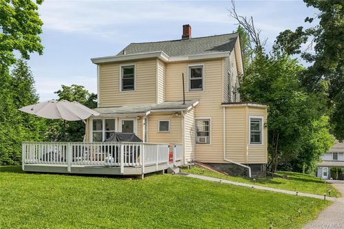 10 Park Ave, Highland Mills, NY, 10930-3315 | Card Image