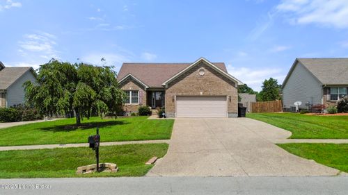 234 Gentry Ln, Mt Washington, KY, 40047-7428 | Card Image