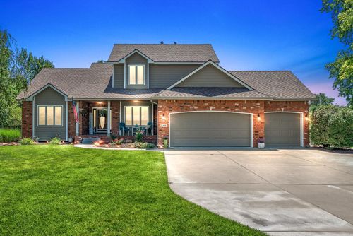 2419 W Rio Vista Dr, Wichita, KS, 67204-1542 | Card Image