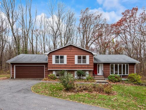 21 Hutchinson Rd, Sutton, MA, 01590-1847 | Card Image