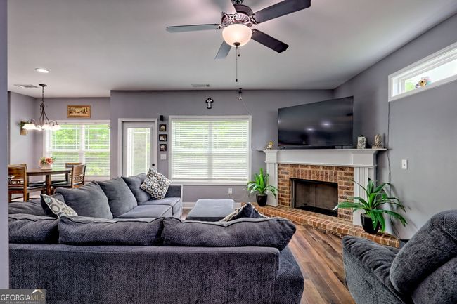 182 Sugar Creek Dr, House other with 3 bedrooms, 3 bathrooms and 2 parking in Cornelia GA | Image 9