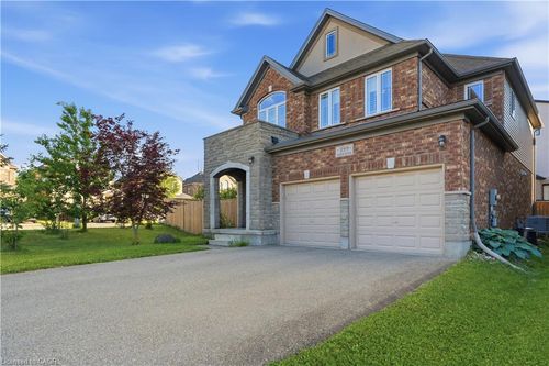 399 Rideau River St, Waterloo, ON, N2V2Y3 | Card Image
