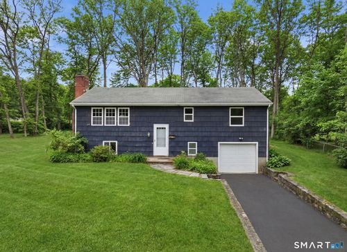 26 Hiawatha Lane Ext, Westport, CT, 06880-5811 | Card Image
