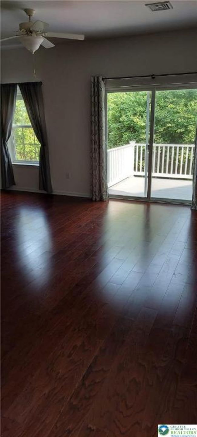 1540 Crest Park Ct, House other with 3 bedrooms, 3 bathrooms and null parking in BETHLEHEM PA | Image 6