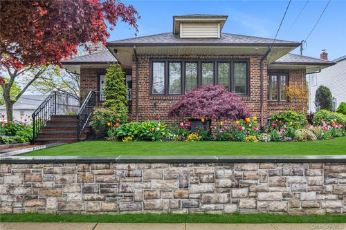 40 Harding Avenue, Hempstead, NY, 11563 | Card Image