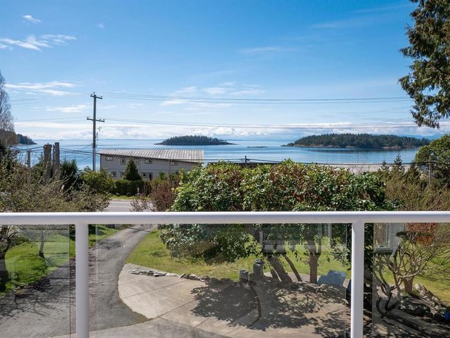 6502 Sunshine Coast Highway, House other with 3 bedrooms, 3 bathrooms and 8 parking in Sechelt BC | Image 23