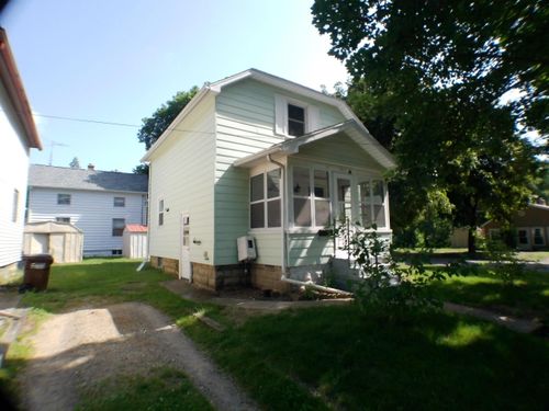 1614 Floral Ave, Jackson, MI, 49202-2519 | Card Image
