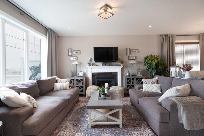 64 Windgate Close Sw, House other with 4 bedrooms, 3 bathrooms and 4 parking in Airdrie AB | Image 9