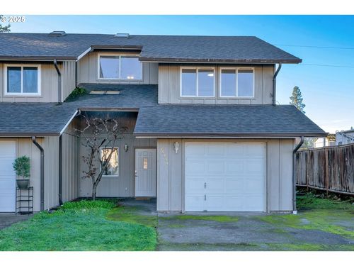 76330 Rainbow St, Oakridge, OR, 97463-9546 | Card Image