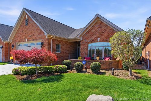 102 Victoria Dr, Jeffersonville, IN, 47130-4671 | Card Image