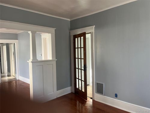 2-107 Smith St, Poughkeepsie, NY, 12601-2619 | Card Image