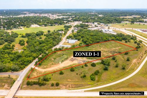 1415 Sandy Creek Dr, Ada, OK, 74820-9352 | Card Image