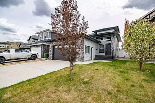ab-9 Carlyle Green, Red Deer, AB, T4P0T6 | Card Image