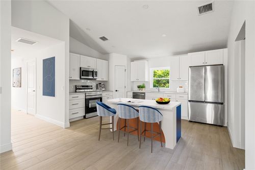 1285 18th Ave Sw, Vero Beach, FL, 32962-5366 | Card Image