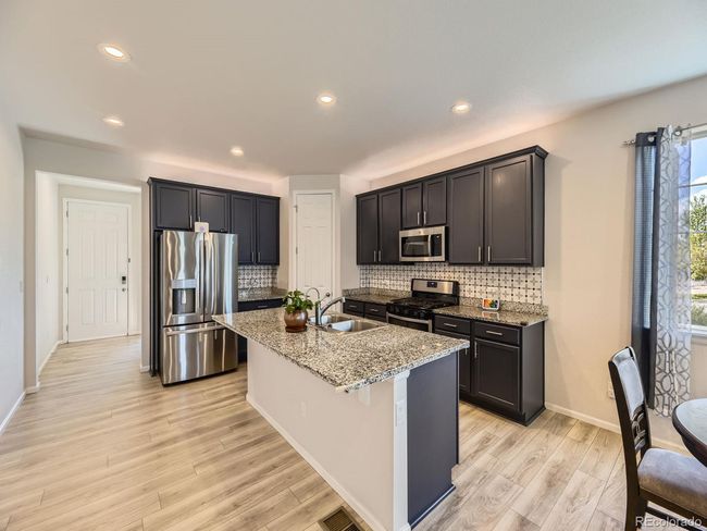 917 White Leaf Cir, House other with 5 bedrooms, 5 bathrooms and null parking in Castle Rock CO | Image 6