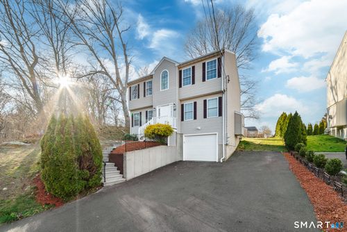 57 Roberts St, Shelton, CT, 06484-2342 | Card Image