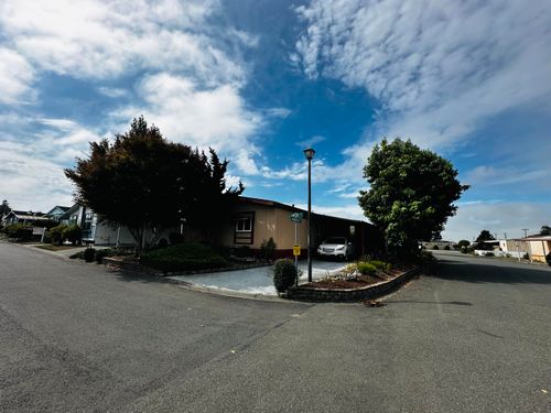 184 Empire Dr, Fortuna, CA, 95540-3445 | Card Image
