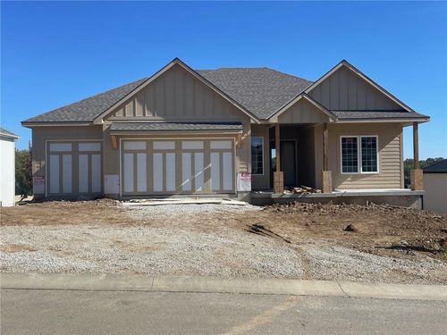 7105 Richards Dr, Shawnee, KS, 66216-2612 | Card Image