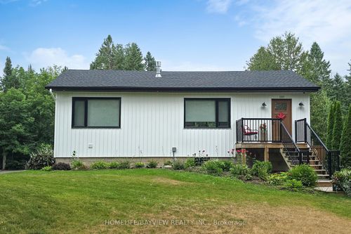 1371 Gill Rd, Midhurst, ON, L9X1M3 | Card Image