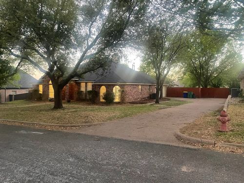 201 Chaparral Dr, Hillsboro, TX, 76645-2387 | Card Image