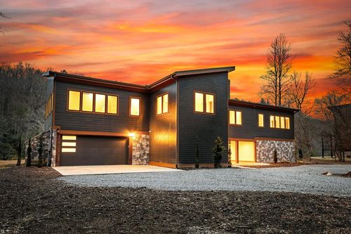 494 Riverbend Mnr, Blue Ridge, GA, 30513-8617 | Card Image