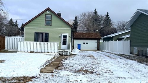 805 George St, Estevan, SK, S4A1M3 | Card Image