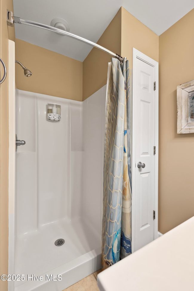 B - 537 Third Ave S, Condo with 4 bedrooms, 5 bathrooms and 1 parking in Kure Beach NC | Image 25