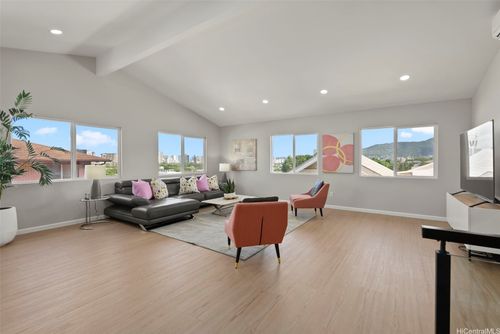 apt-a-3331-A Herbert St, Honolulu, HI, 96815-6822 | Card Image