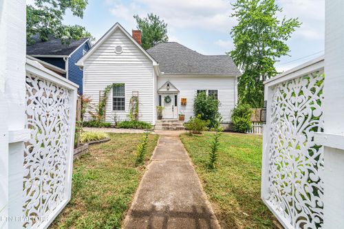 719 Watauga Ave, Knoxville, TN, 37917-3632 | Card Image