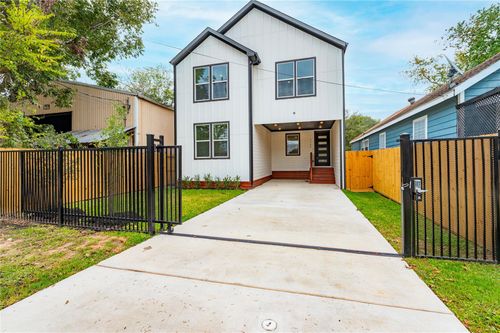 7709 Avenue L, Houston, TX, 77012-1043 | Card Image