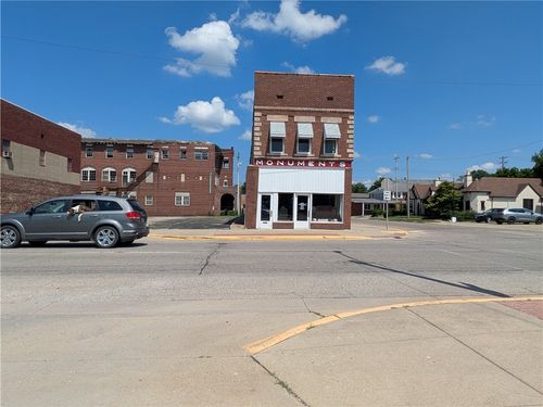 134 S Main St, Paris, IL, 61944-1731 | Card Image