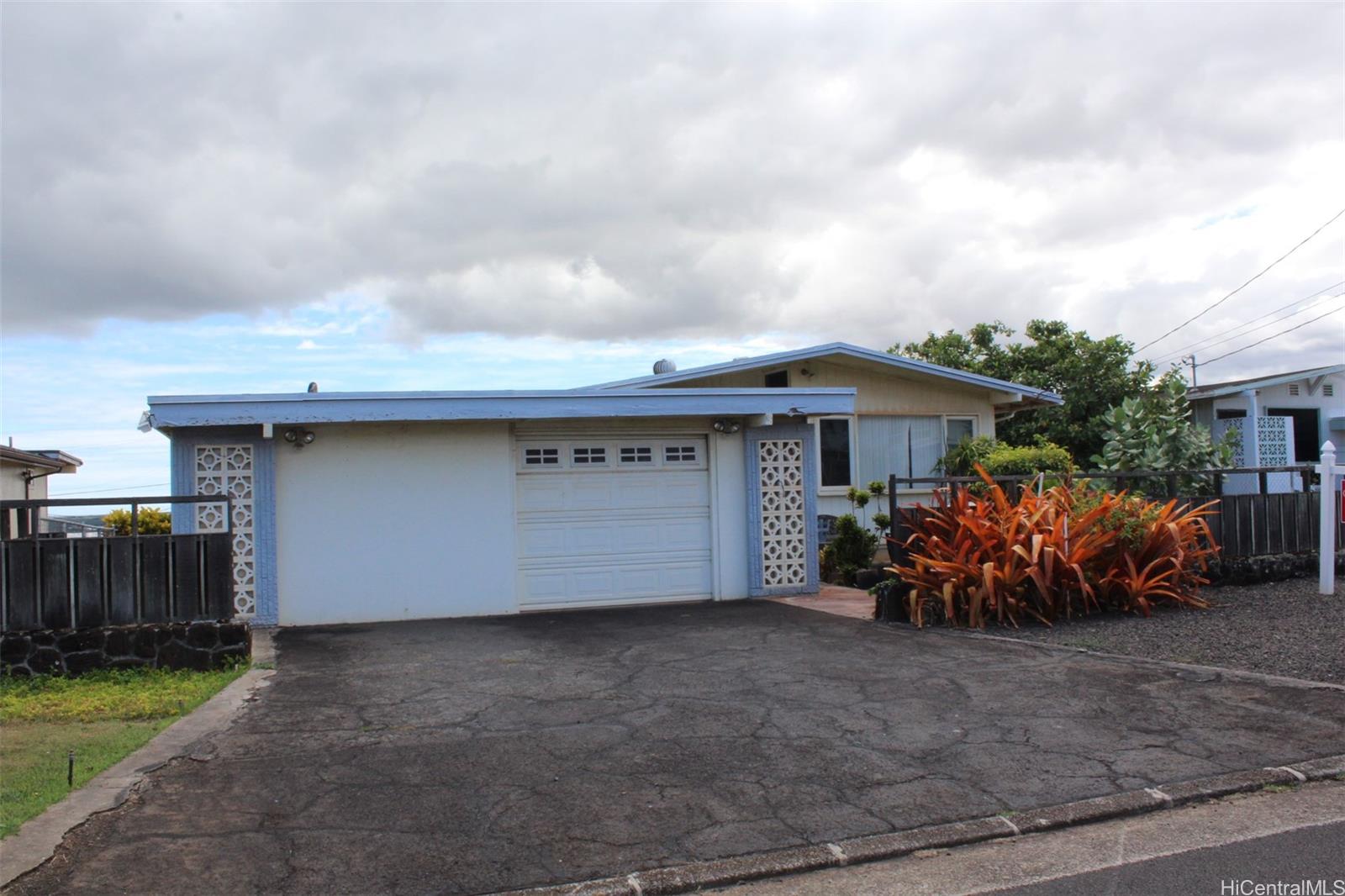 Hoomoana St, Pearl City, HI 96782