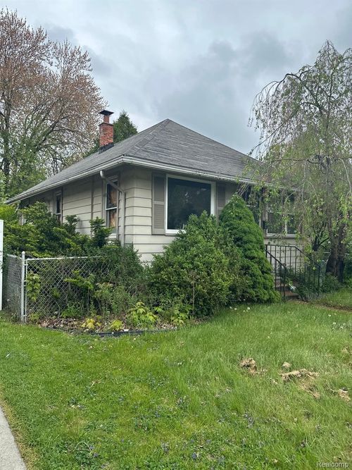 318 Jones St, Mount Clemens, MI, 48043-1659 | Card Image