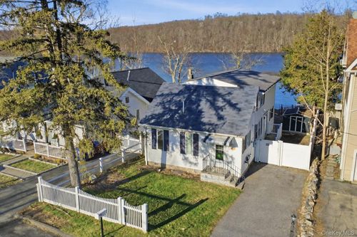 203 Lake Shore Dr, Mahopac, NY, 10541-1352 | Card Image