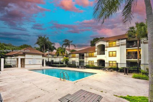 24-5-650 S Park Rd, Hollywood, FL, 33021-8705 | Card Image