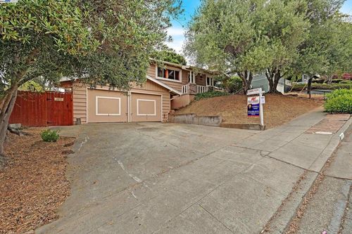 2478 Oakes Dr, Hayward, CA, 94542-1222 | Card Image