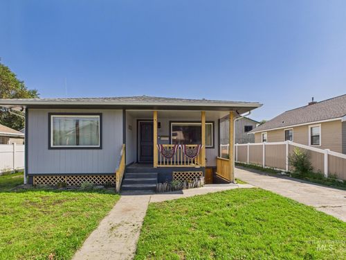 705 12th St, Clarkston, WA, 99403-2210 | Card Image