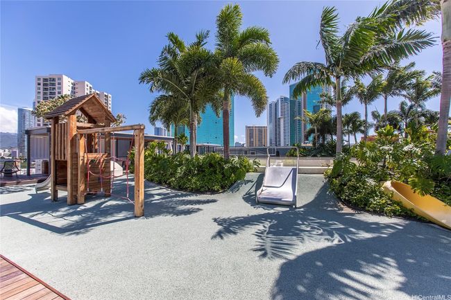 APT-1001 - 1108 Auahi St, Condo with 3 bedrooms, 3 bathrooms and 2 parking in Honolulu HI | Image 23