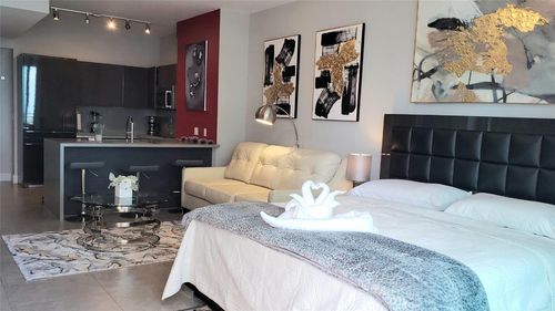 2105-1080 Brickell Ave, Miami, FL, 33131-3997 | Card Image