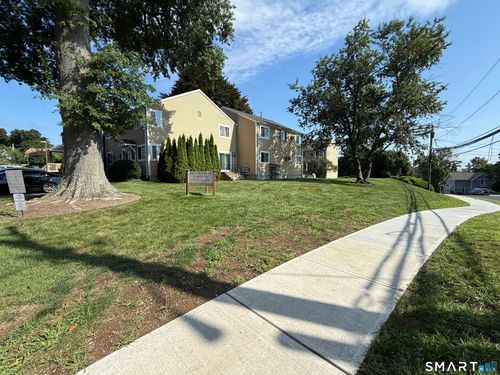 19-135 Flax Hill Rd, Norwalk, CT, 06854-2870 | Card Image