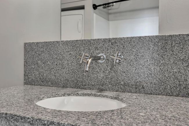 Granite counters | Image 32