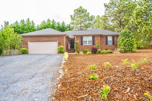 4 Wingate Ct, Pinehurst, NC, 28374-8842 | Card Image